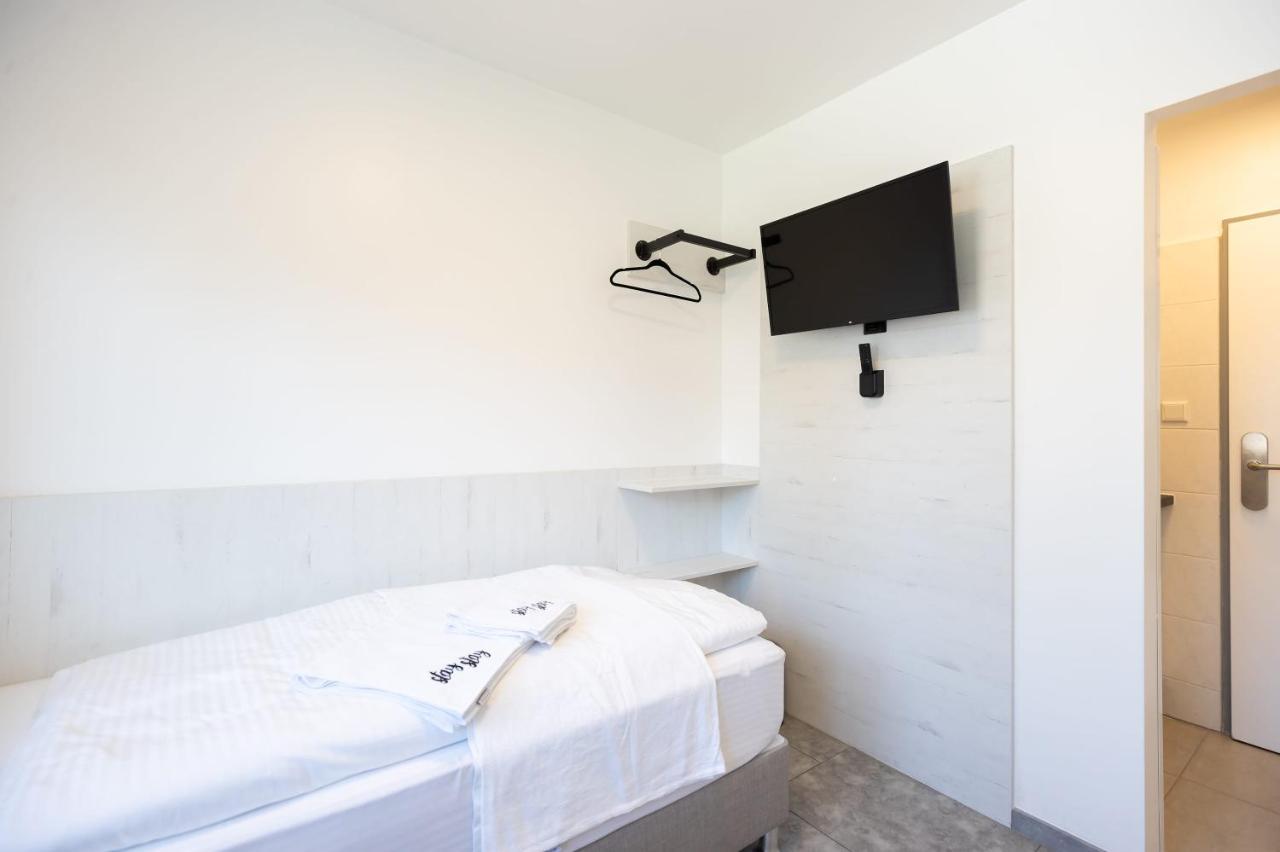 Staystay Guesthouse I 24 Hours Check-In Neurenberg Buitenkant foto